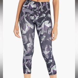 Marika sport workout capri leggings